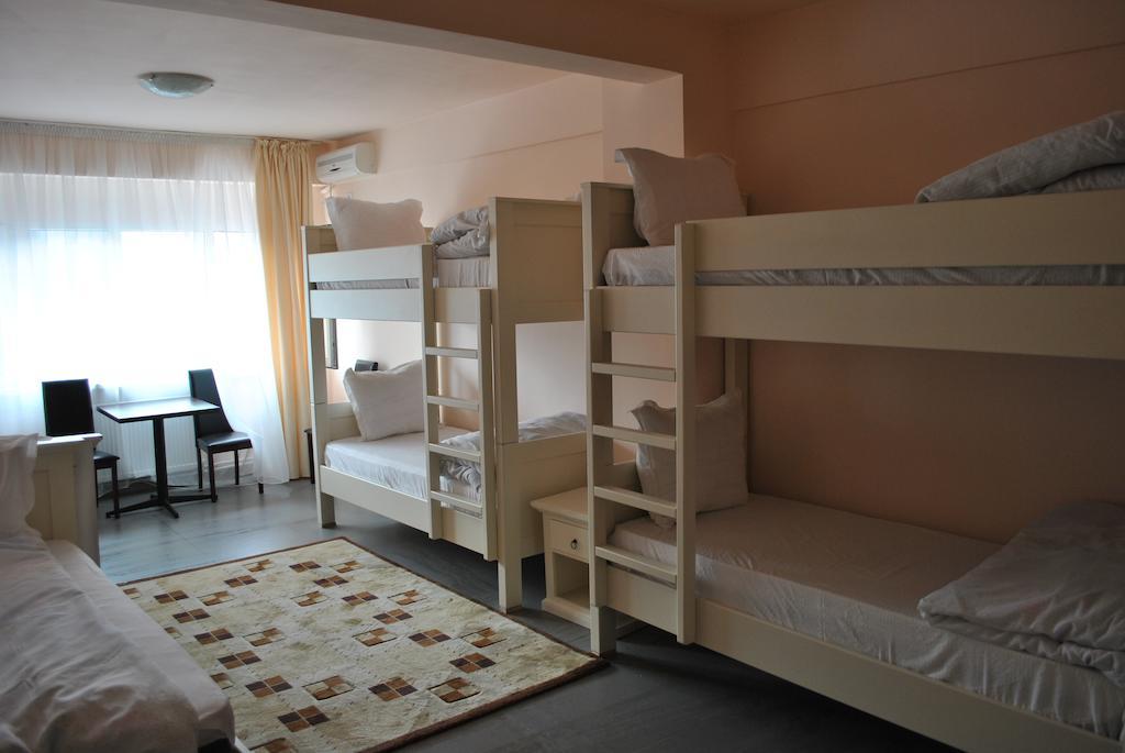 Vogue Hostel Bukarest Rum bild